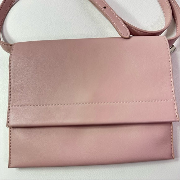NEW Women's Gianni Bernini Pink Rose Front Flap Leather Crossbody - Picture 4 of 6